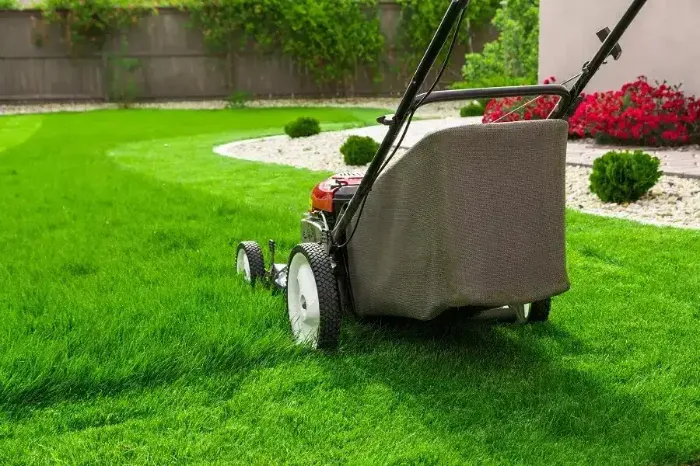 How to mow a lawn in Richmond, CA